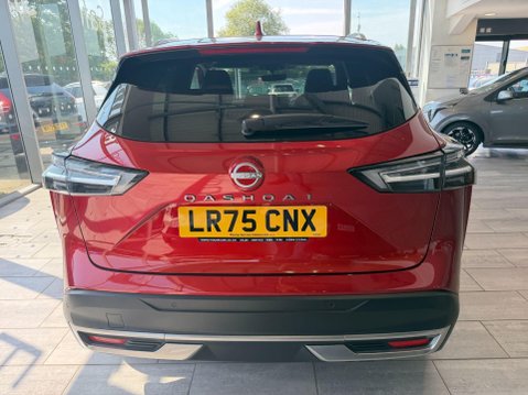 Nissan Qashqai 1.3 DIG-T MHEV N-Connecta XTRON Euro 6 (s/s) 5dr 9