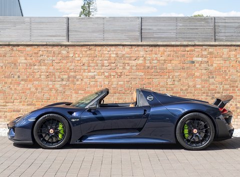 Porsche 918 Spyder Weissach 2