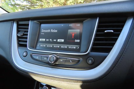 Vauxhall Grandland X 1.2 Turbo GPF SE SUV 5dr Petrol Manual Euro 6 (s/s) (130 ps) 11