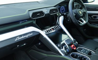Lamborghini Urus 18