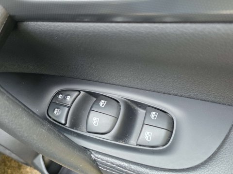 Nissan Qashqai 1.3 Qashqai N-Connecta DiG-T Semi-Auto 5dr 39