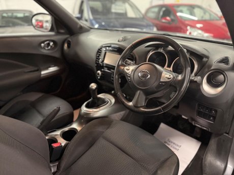 Nissan Juke 1.6 Acenta Premium Euro 5 (s/s) 5dr 11