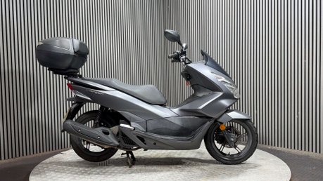 Honda PCX WW 125 2017 1 OWNER SCOOTER 125CC RUNNING PROJECT BIKE 1