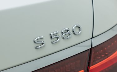 Mercedes-Benz S Class S580 MAYBACH FIRST CLASS 54