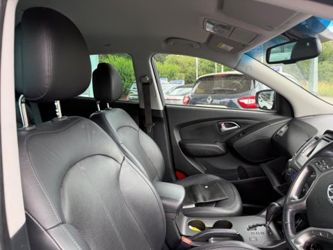 Hyundai ix35 2.0 CRDi Premium Auto 4WD Euro 5 5dr 7