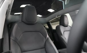 Tesla Model Y RWD Standard Range Ultra Red GROK AI Rear Screen Heated & Vented Seats VATQ 17