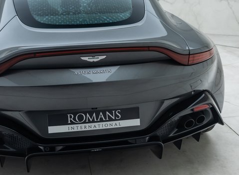 Aston Martin V8 Vantage 25