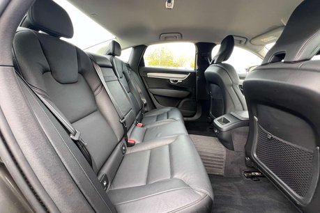 Volvo S90 2.0 D4 Momentum Plus Saloon 4dr Diesel Auto Euro 6 (s/s) (190 ps) 35