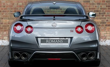 Nissan GT-R Prestige 5