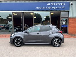 Toyota Yaris 1.5 Yaris Design HEV CVT 5dr 11