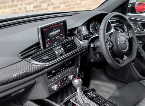 Audi RS6 Avant Performance 17