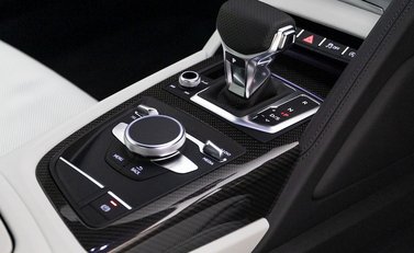 Audi R8 V10 Performance Carbon Black 10