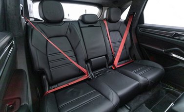 Porsche Cayenne Turbo S E-Hybrid 13