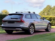 Volvo V90 B4 CROSS COUNTRY PLUS AWD 28