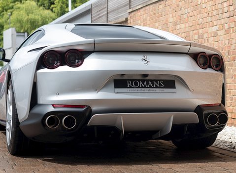 Ferrari 812 Superfast 24