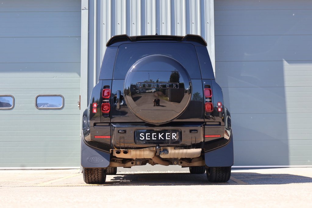 Land Rover Defender 110 2023 D300 HARD TOP X-DYNAMIC HSE BIG SPEC JUMP SEAT SEEKER STYLED  6