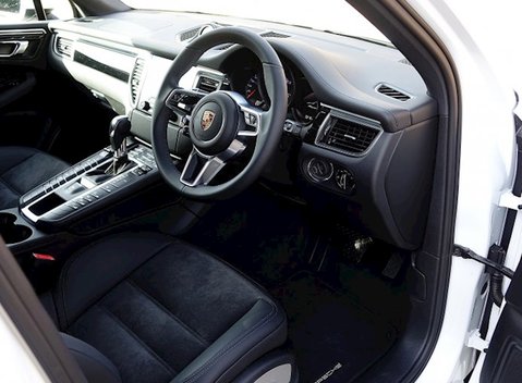 Porsche Macan GTS 16