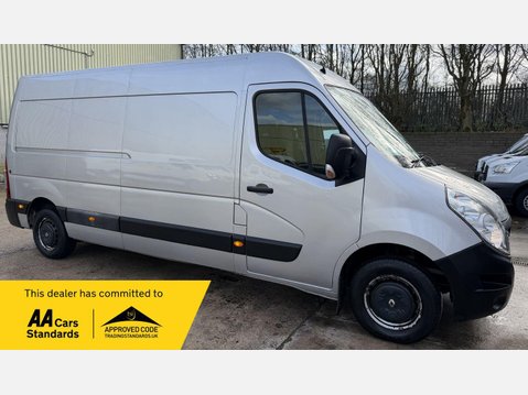 Renault Master 2.3 dCi 35 Business Panel Van 5dr Diesel Manual FWD LWB Medium Roof Euro 6 1