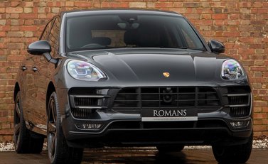 Porsche Macan Turbo 1