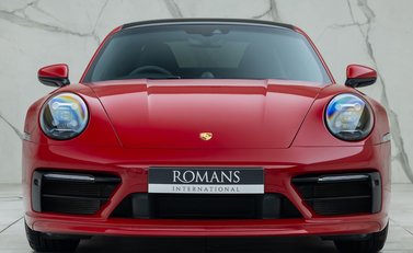 Porsche 911 Carrera 4 (992) 4