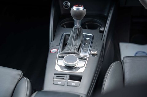 Audi RS3 2.5 RS 3 Sportback TFSI Quattro Semi-Auto 4WD 5dr 16