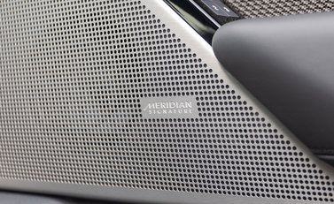 Land Rover Range Rover Velar SVAutobiography Dynamic 25