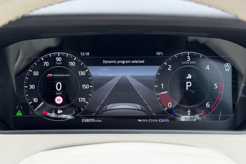 Land Rover Range Rover Velar FIRST EDITION - HUGE SPEC - PAN ROOF -1600W MERIDIAN -AIR SUSPENSION 48