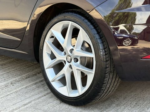 SEAT Leon 1.8 Leon FR Technology TSi Semi-Auto 5dr 35