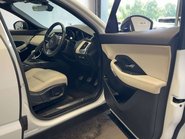 Jaguar E-Pace 2.0 E-PACE R-Dynamic S D 4x2 5dr 3