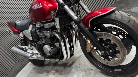 Yamaha XJR 1999 RUNNING PROJECT BIKE 28K RARE 400CC A2 CLASSIC 28