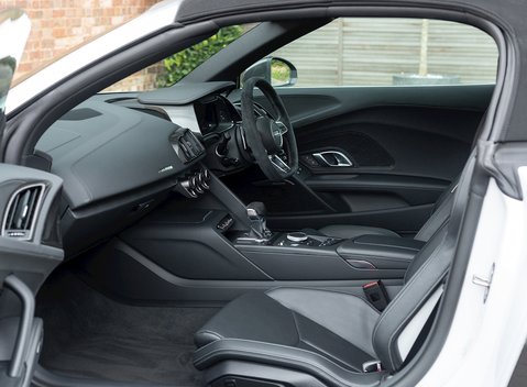 Audi R8 V10 Plus Spyder 15