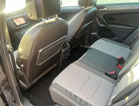 Volkswagen Tiguan 2.0 Tiguan R-Line Tech TDI Semi-Auto 5dr 40