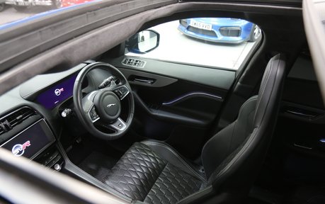 Jaguar F-Pace SVR AWD - Stunning Example with Sliding Panoramic Roof 8
