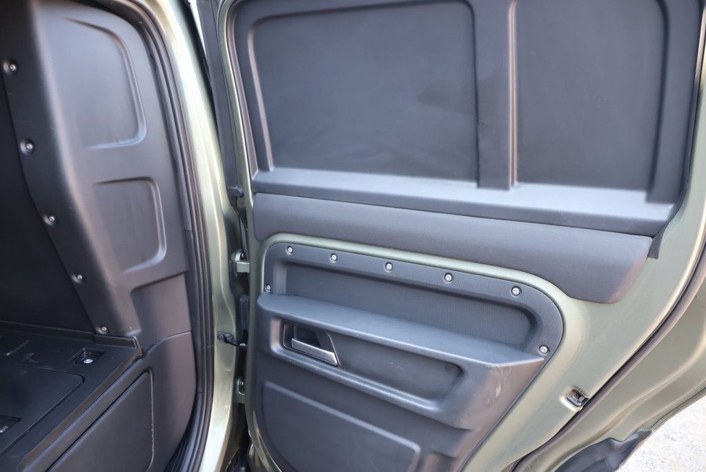 Land Rover Defender 110 D250 HARD TOP SE MHEV styled by Seeker BIG SPEC 22