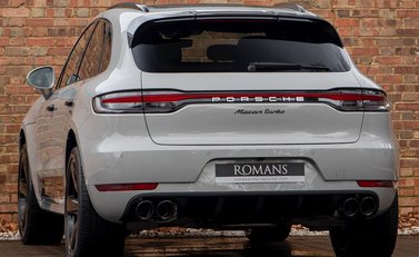 Porsche Macan Turbo 3