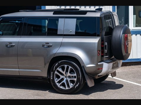 Land Rover Defender 3.0 Defender XS Edition D MHEV Auto 4WD 5dr 23