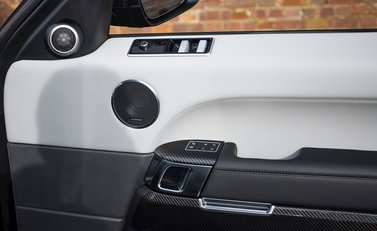 Land Rover Range Rover Sport 5.0 SVR 23