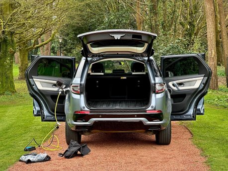 Land Rover Discovery Sport R-DYNAMIC HSE PHEV 52