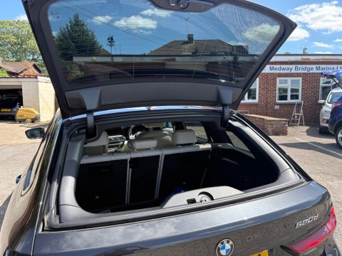BMW 5 Series 520D M SPORT TOURING MHEV 21