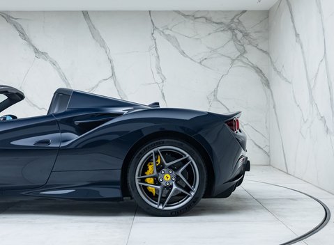 Ferrari F8 SPIDER 35