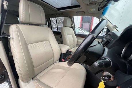 Mitsubishi Shogun 3.2 DI-DC SG3 SUV 5dr Diesel Auto 4WD Euro 5 LWB (197 ps) 30