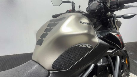 Kawasaki Z650 2017 29K NEW MOT SERVICED A2 BIKE 650CC NAKED TWIN SPORTS EXHAUST 41