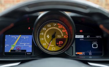 Ferrari GTC4 Lusso 17