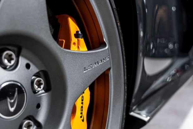 McLaren 650S LE MANS. UK CAR. 1 OF 50 EXAMPLES. CARBON INTERIOR & EXTERIOR. FRONT LIFT. 5