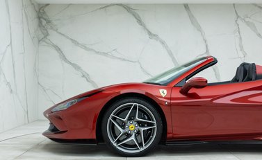 Ferrari F8 Spider 38