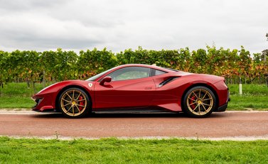 Ferrari 488 Pista 3