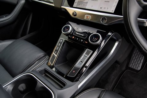 Jaguar I-Pace BLACK 38