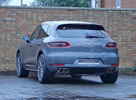 Porsche Macan Turbo 3