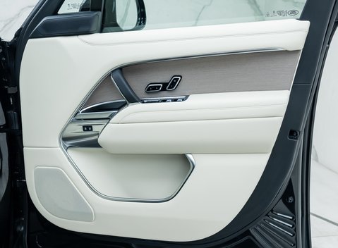 Land Rover Range Rover P510e First Edition 28