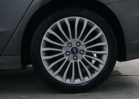 Ford Mondeo 2.0 Mondeo Titanium Edition HEV Auto 5dr 17